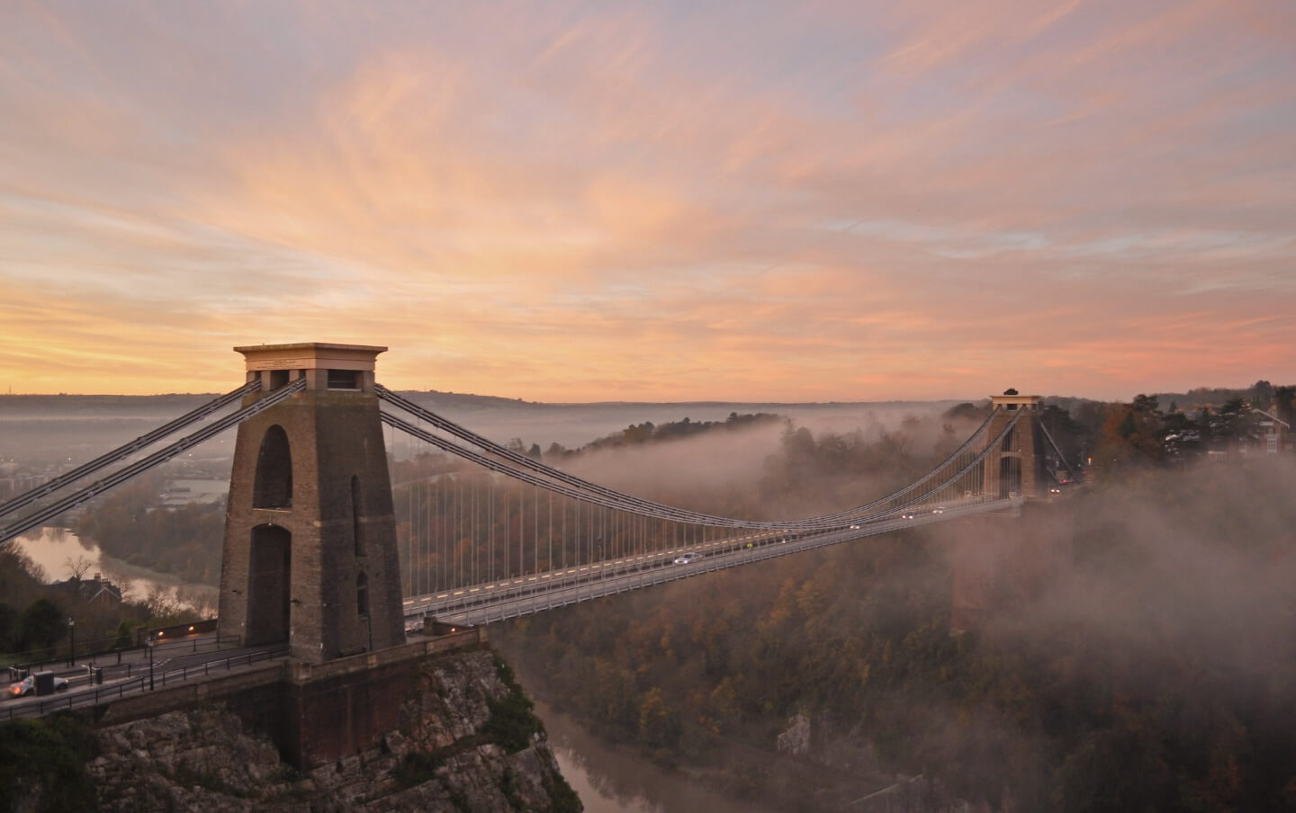 Student Accommodation in Clifton, Bristol - the Clifton Suspension Bridge on a cloudy day