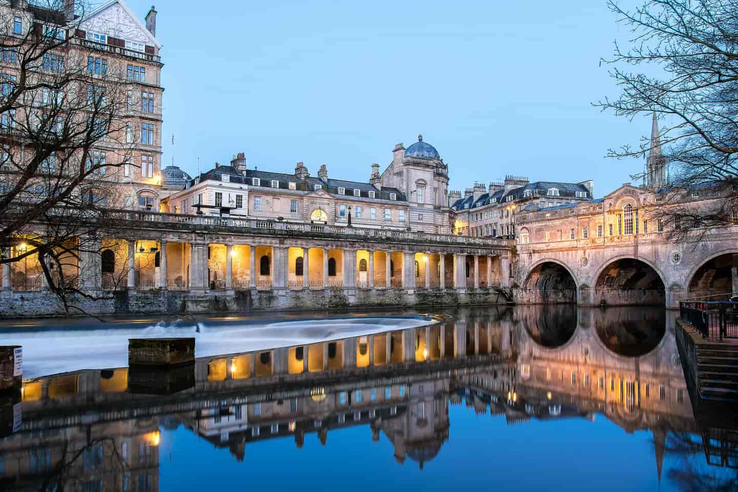 Student Accommodation in Bath - Pulteney Bridge in the evening