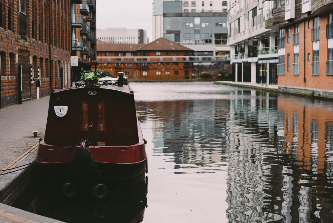 Student Accommodation in Edgbaston, Birmingham - river boat on the canal