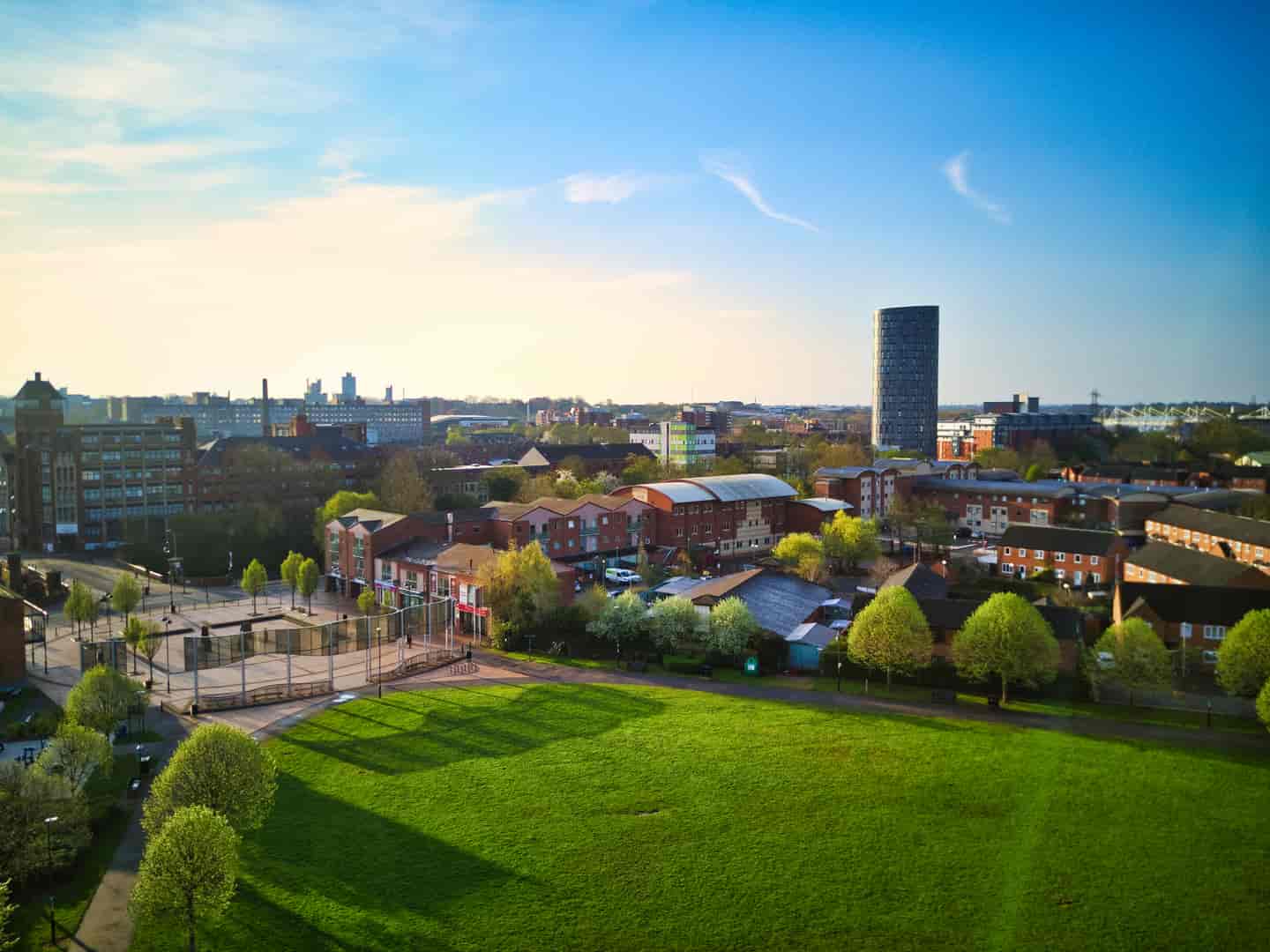 Student Accommodation in Leicester - Leicester skyline and Bede Park