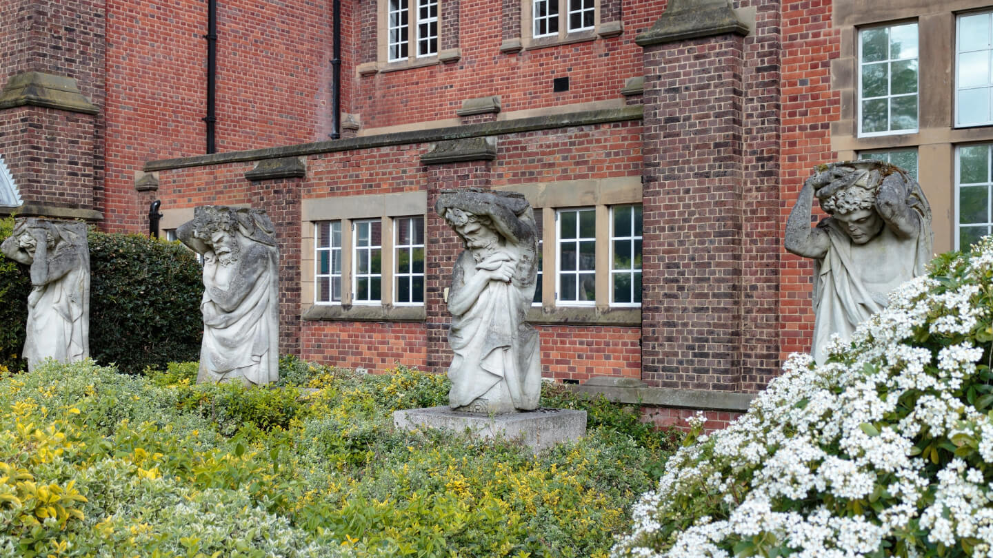 Student Accommodation in Highfield, Southampton - statues at Hartley Library on the University of Southampton Highfield Campus