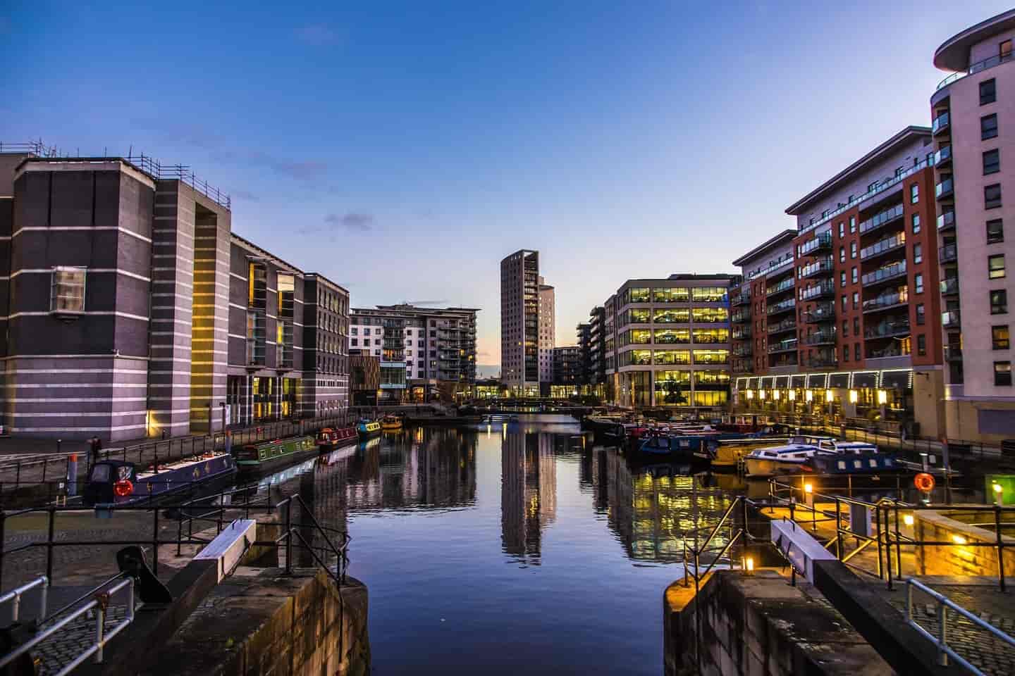 Student Accommodation in Leeds - City centre apartments near Clarence Dock at night