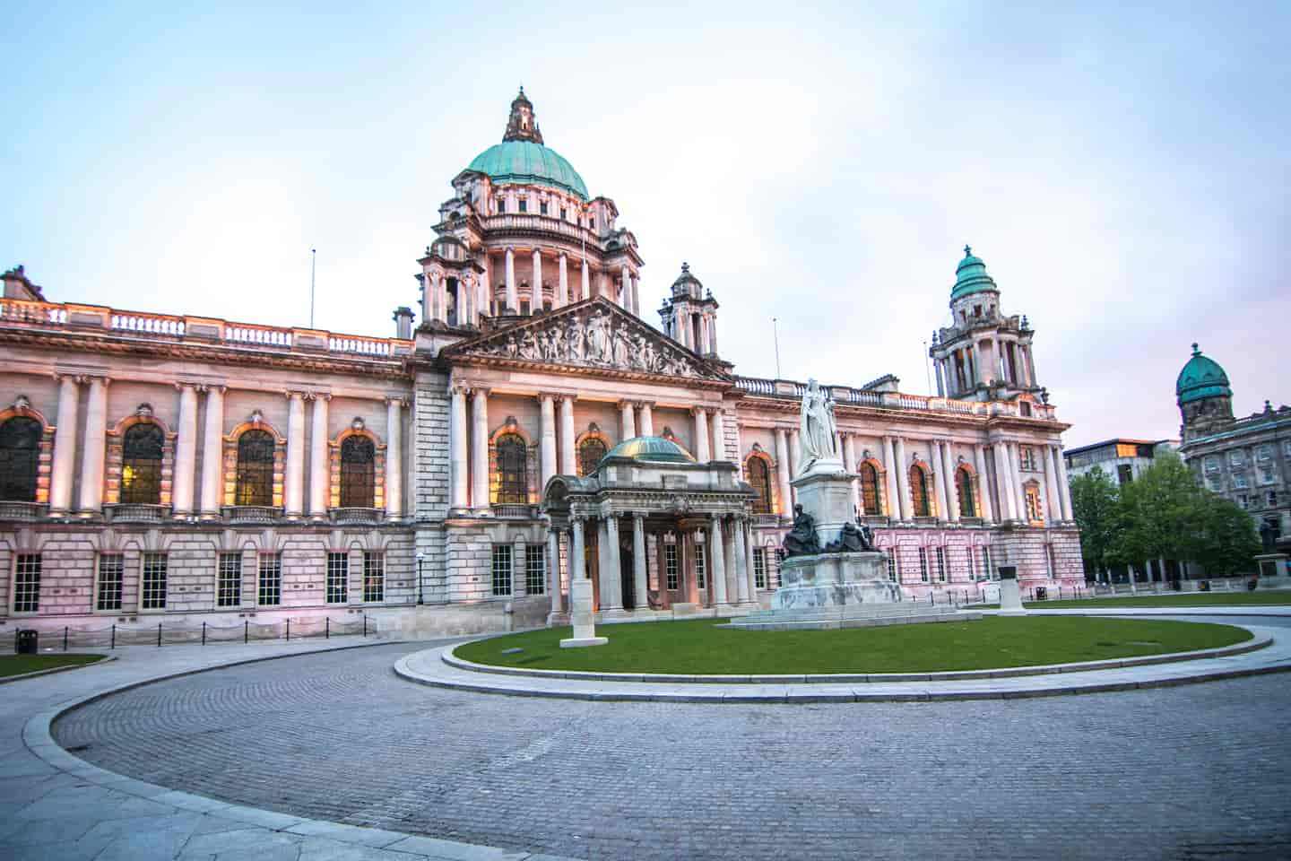 Student Accommodation in Belfast - Belfast City Hall at sunset