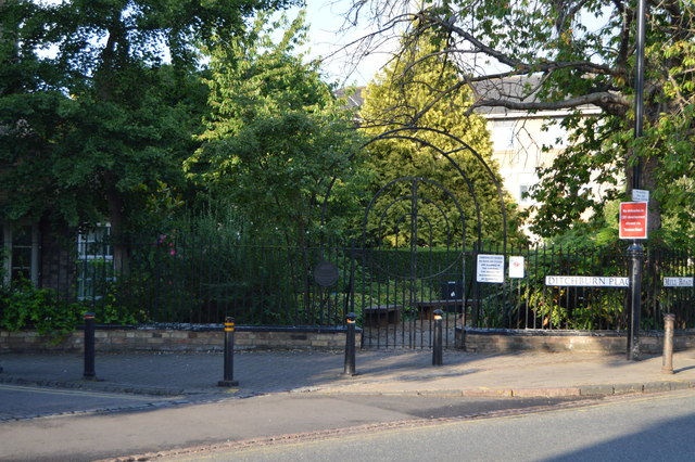 Student Accommodation in Mill Road, Cambridge - entrance to the green on Ditchburn Place