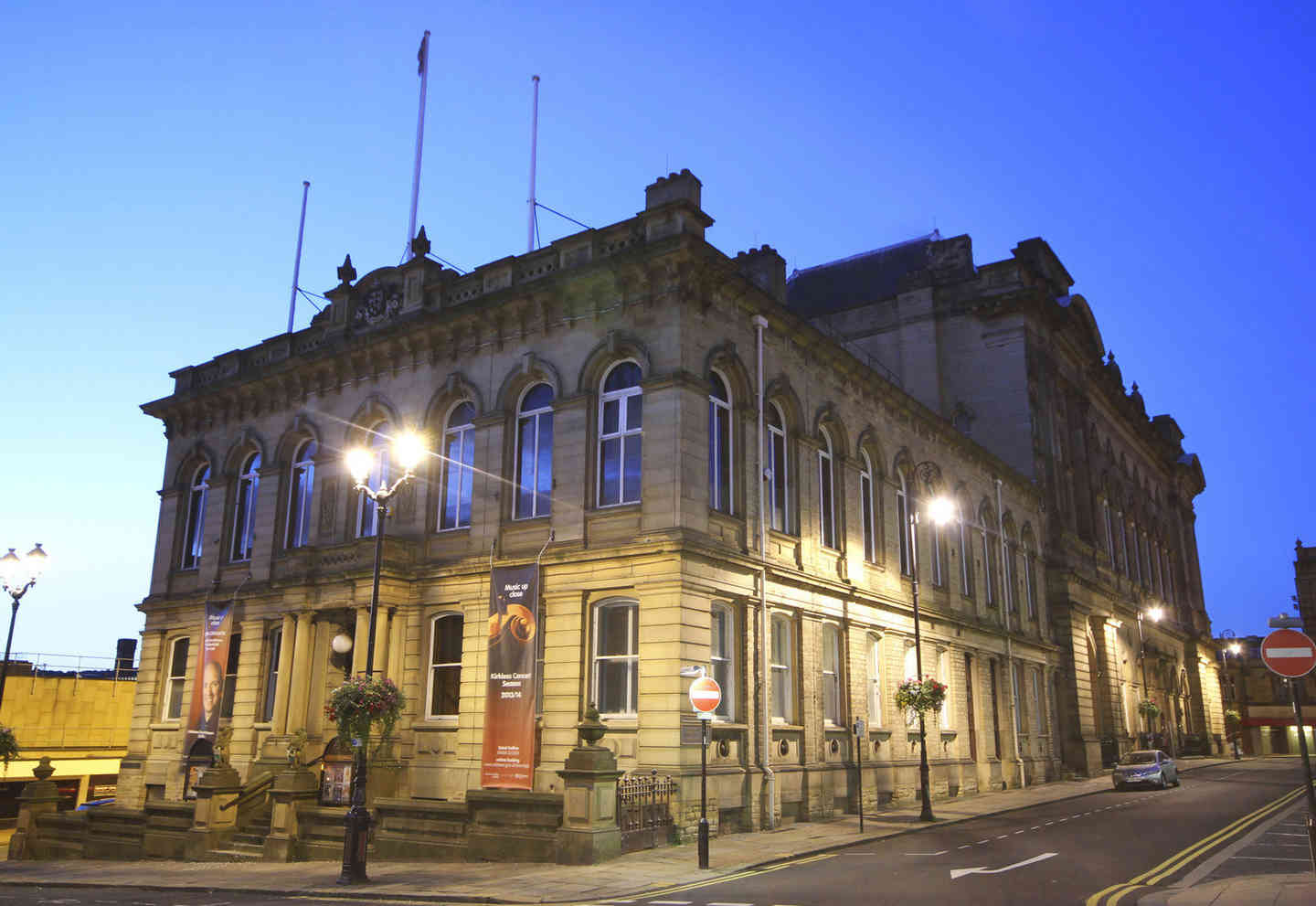 Town Centre, Huddersfield Student Area - StuRents Neighbourhoods