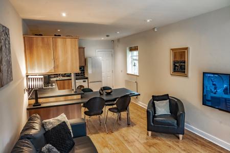6 bed student house to rent on Schuster Road, Manchester, M14