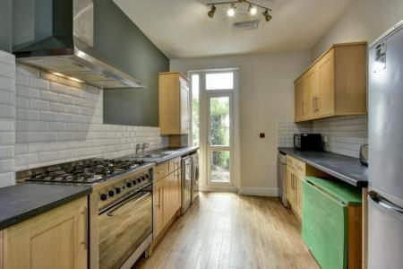6 bed student house to rent on Park Road, Exeter, EX1