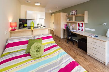 Silver Studio - EPC Band Rating B-C Student flat to rent on Greenclose Lane, Loughborough, LE11