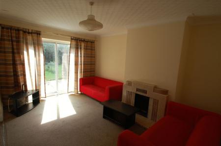 4 bed student house to rent on Dennistead Crescent, Leeds, LS6