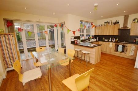 6 bed student house to rent on Old Lansdowne Road, Manchester, M20