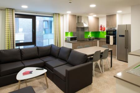 Superior En-Suite 5 bed student flat to rent on Market Street West, Preston, PR1