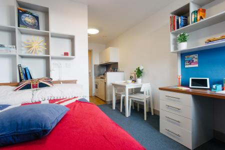 Premium Student flat to rent on High Street, Southampton, SO14