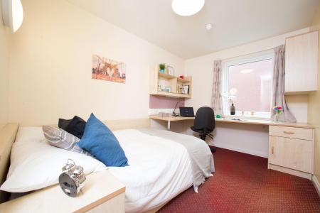 Standard Ensuite 7 bed student flat to rent on Victoria Street, Preston, PR1