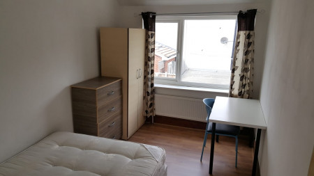 1 bed student house to rent on Elkington Road, London, E13