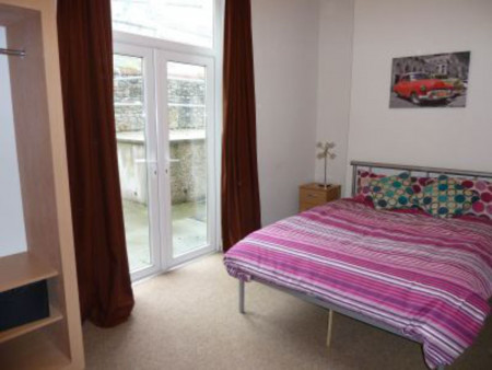 2 bed student house to rent on St James Crescent, Uplands, Swansea, SA1