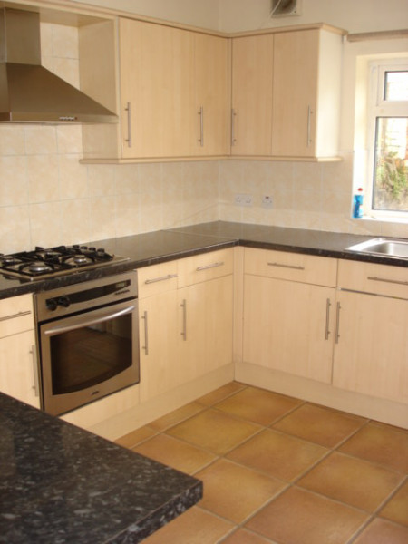 6 bed student house to rent on Mackintosh Place, Cardiff, CF24
