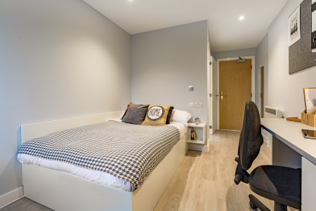 Standard En-suite 6 bed student flat to rent on Apsley Road, Plymouth, PL4