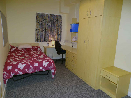 Gold Room, Brunel Court 6 bed student flat to rent on Ladywell Street, Preston, PR1