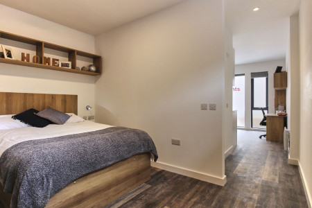 Deluxe Studio Student flat to rent on City Road, Cardiff, CF24