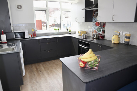 5 bed student house to rent on Rhondda Street, Mount Pleasant, Swansea, SA1