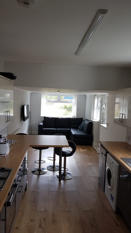 5 bed student house to rent on Alexandra Road, Hull, HU5