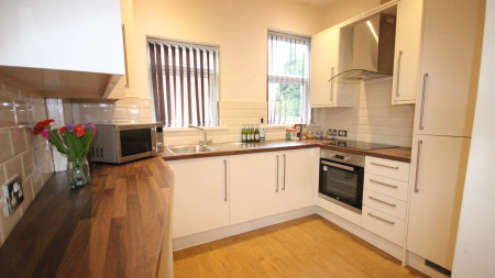 3 bed student house to rent on Junction Road, Sheffield, S11