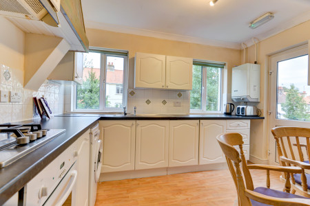 6 bed student house to rent on Hollingdean Terrace, Brighton, BN1