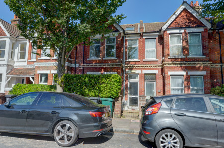 6 bed student house to rent on Hythe Road, Brighton, BN1