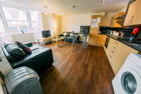 Apartment 5 bed student flat to rent on Beverley Road, Hull, HU5