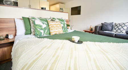 Gold Balcony Studio Student flat to rent on London Road, Liverpool, L3