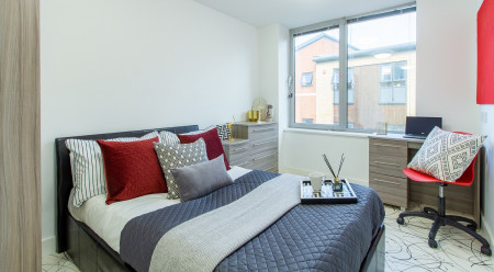 Studio Sapphire Student flat to rent on Queens Terrace, Southampton, SO14