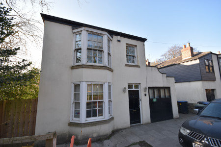 10 bed student house to rent on South Road, Durham, DH1