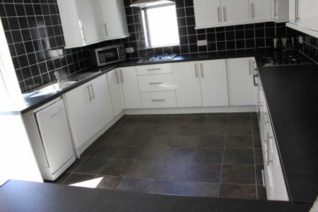 8 bed student house to rent on 13 Addison Road, Plymouth, PL4