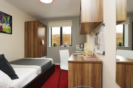 Classic En-Suite Lower Ground Floor, Kentish House 6 bed student flat to rent on Parham Road, Canterbury, CT1
