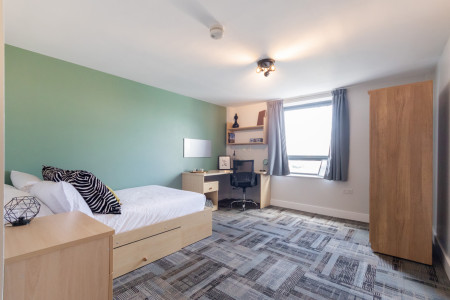 Premium Room 6 bed student flat to rent on Burley Road, Leeds, LS3