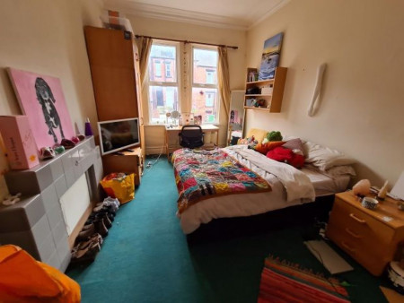 7 bed student house to rent on Brudenell Avenue, Leeds, LS6