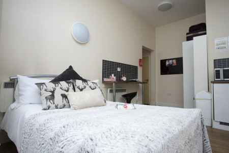 Gold Studio Student flat to rent on Anson Road, Manchester, M14