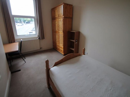 8 bed student house to rent on Burley Road, Leeds, LS3