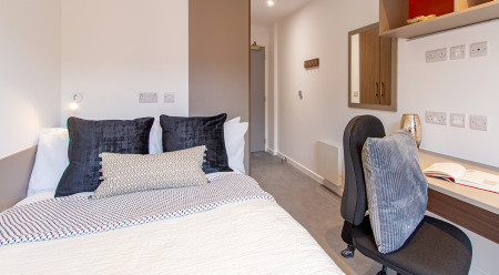 Premium Ensuite 1 bed student flat to rent on 13 - 19 Dean Street, Bristol, BS2