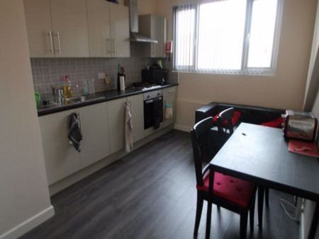 1 bed student house to rent on Estcourt Terrace, Leeds, LS6