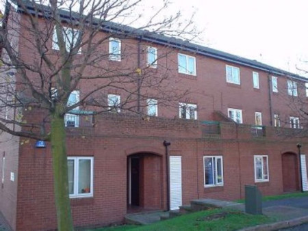 1 bed student house to rent on Well Close Rise, Leeds, LS7
