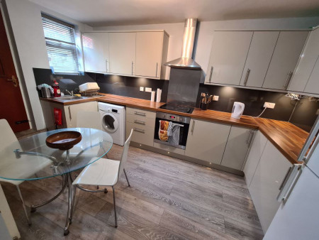 5 bed student house to rent on Brudenell View, Leeds, LS6