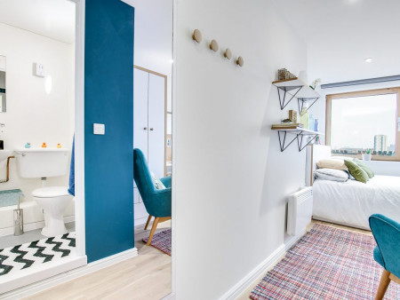 Silver En Suite - EPC Band Rating C 6 bed student flat to rent on Station Court, London, SW6