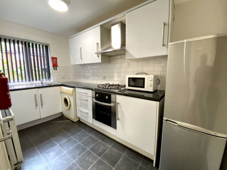 1 bed student house to rent on Arreton Square, Manchester, M14