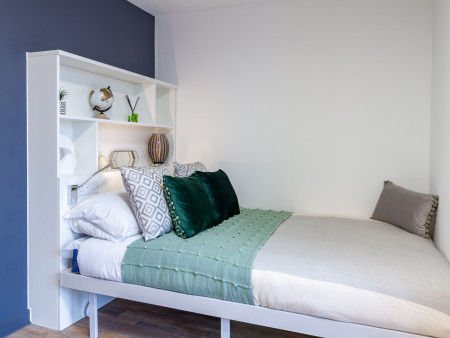 Super Deluxe Studio Student flat to rent on 6 Raleigh Street, Plymouth, PL1