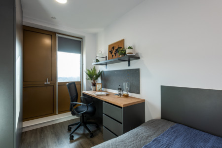 8-Bed En-suite - S106 8 bed student flat to rent on Perth Road, London, IG2