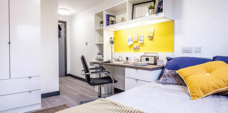 Classic 8 bed student flat to rent on Albert Street, Newcastle, NE1