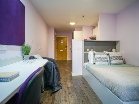 Silver Studio Student flat to rent on Beaverbank Place, Edinburgh, EH7