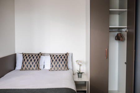 Superior Studio Student flat to rent on McDonald Road, Edinburgh, EH7