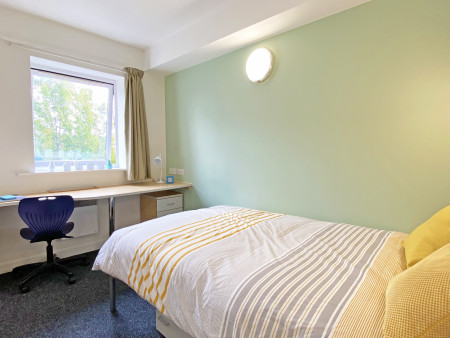 En-suite Plus 1 bed student flat to rent on Leighton Street, Preston, PR1